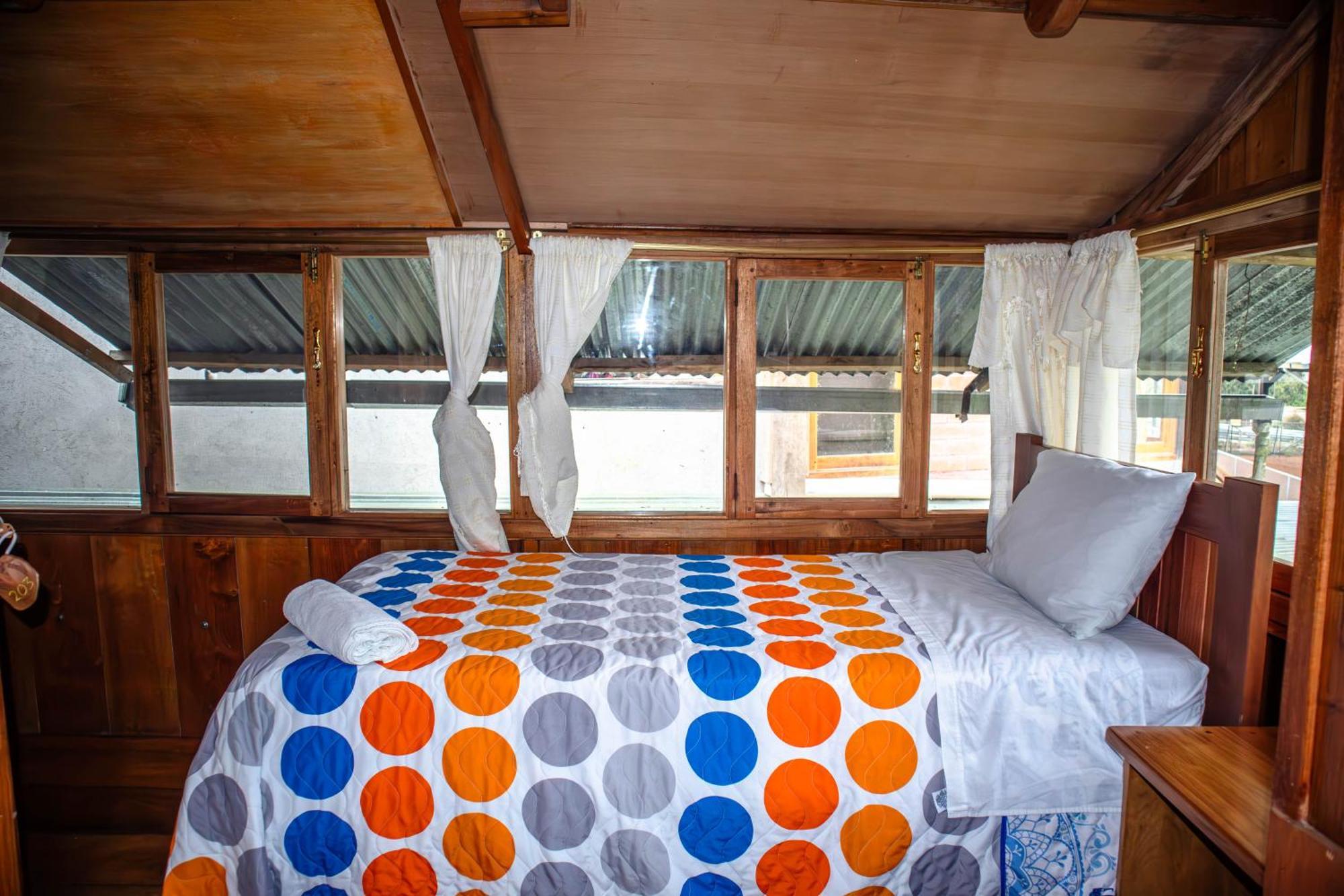 La Casa De Cecilia Mindo Hostel Екстериор снимка